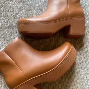 New Fitflop Pilar platform bootie 8.5 light tan